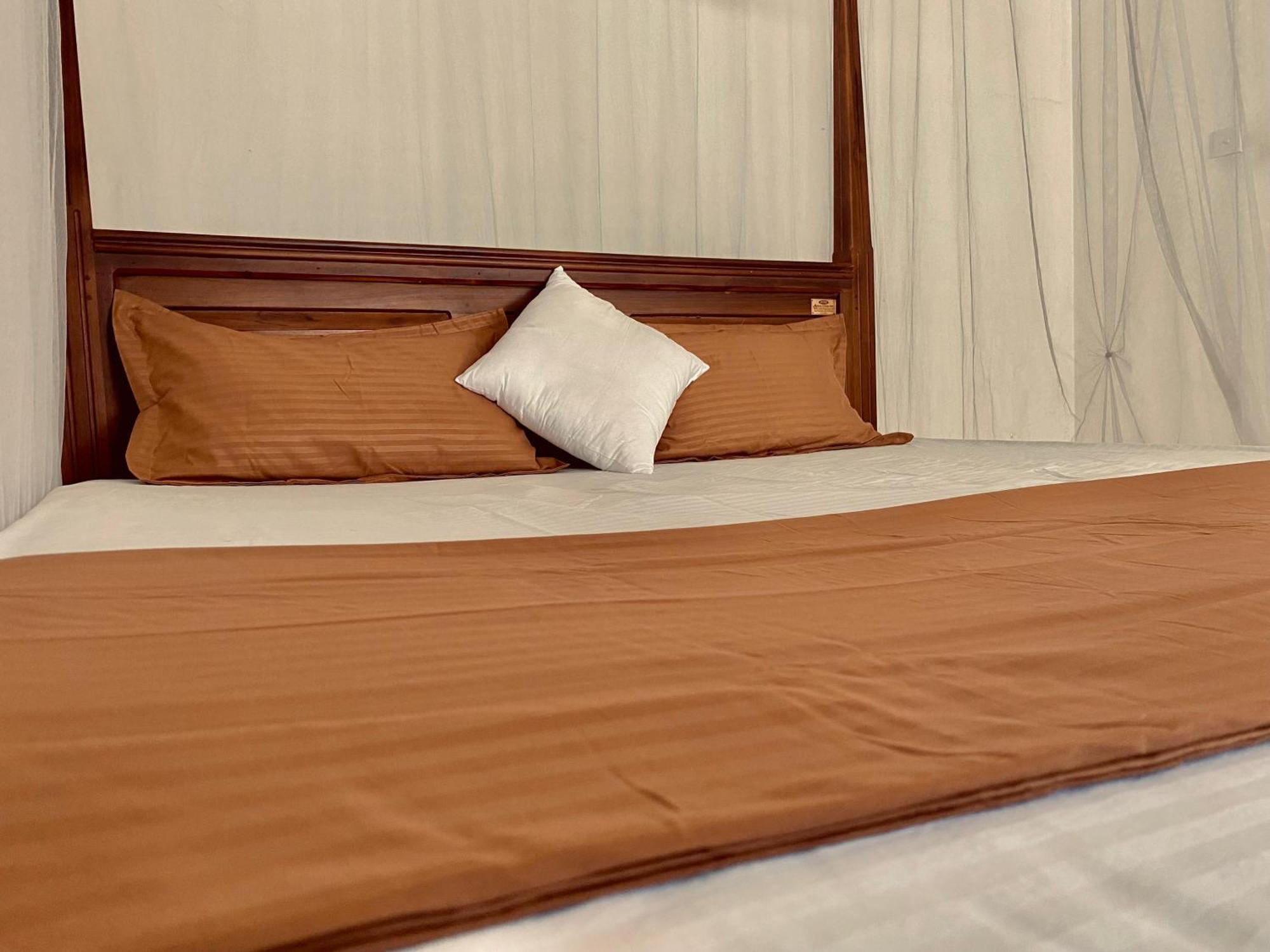 Sasmika Villa Surf&Yoga Hostel Weligama Esterno foto