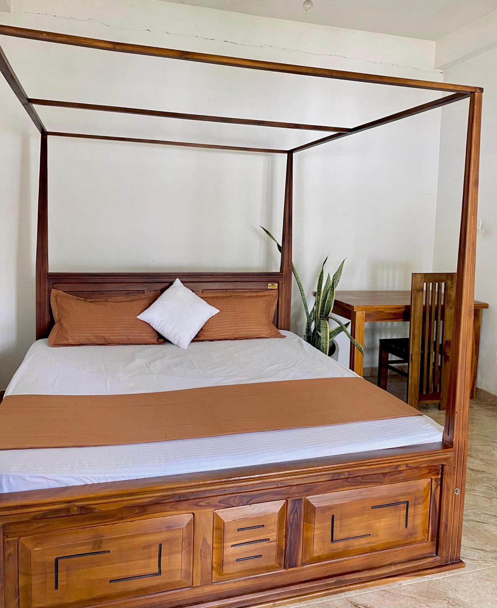 Sasmika Villa Surf&Yoga Hostel Weligama Esterno foto