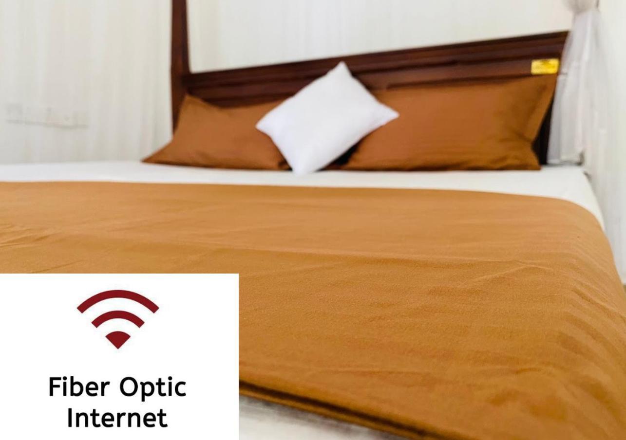 Sasmika Villa Surf&Yoga Hostel Weligama Esterno foto
