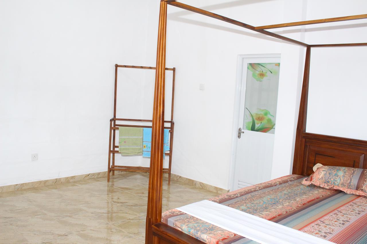 Sasmika Villa Surf&Yoga Hostel Weligama Esterno foto